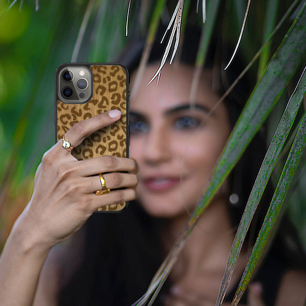 Sustainable Wood Phone Case - Cheetah Print Design | Handcrafted